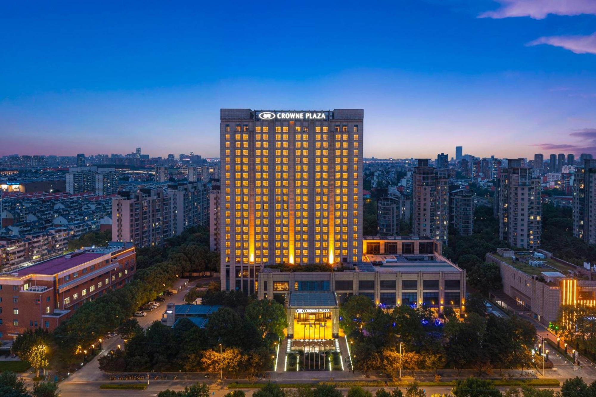 Holiday Inn Shanghai Jinxiu, an IHG Hotel Bagian luar foto